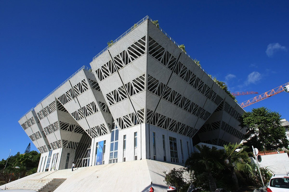 La  Réunion vire à Gauche après la victoire d’Huguette Bello.